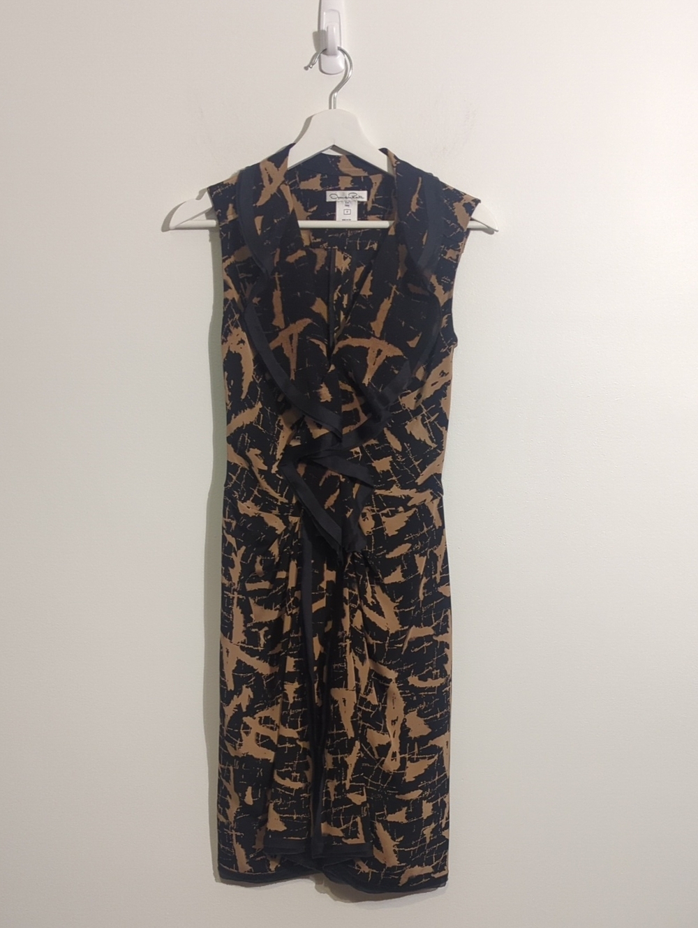 OSCAR DE LE RENTA silk black and tan abstract ruffle midi dress - size 4